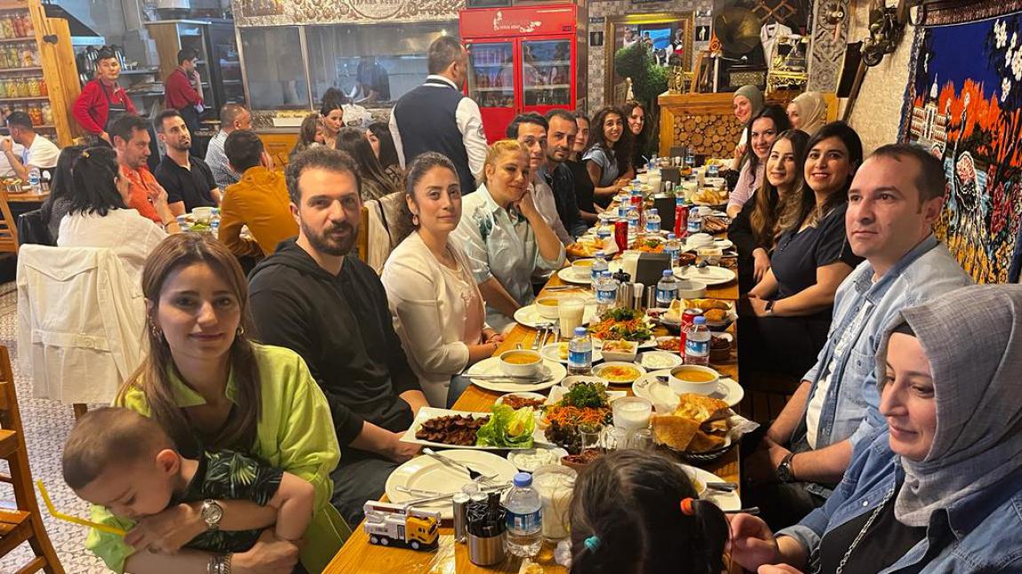 Yusuf Has Hacip Ortaokulu Öğretmenleri iftarda buluştu